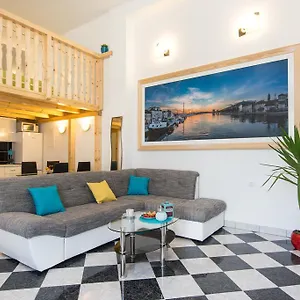 Storia Apartament Trogir